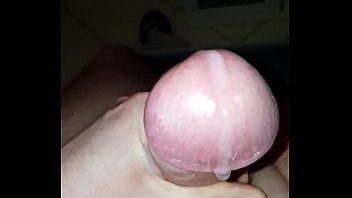 play Masturbare masculină solo și esperma în slomo