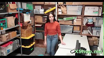 تشغيل عصا الحب تعمل السحر في شق فاتنة توري بيلامي