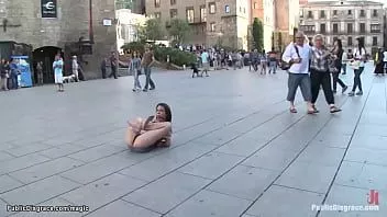 play Euro babe scopata nel furgone in pubblico