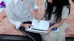 play Le bellezze del college Desi si divertono con un grosso cazzo nel nuovo porno XXX
