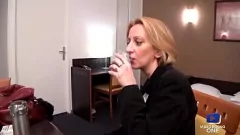 play Blond mamuśka Louise pragnie kutasa podczas surowego spotkania analnego