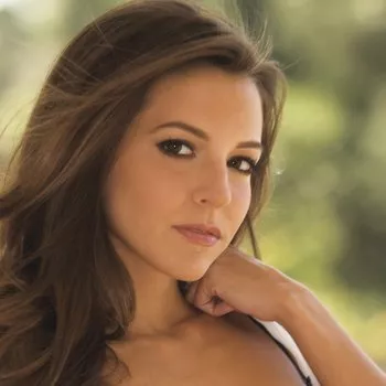 Pornstar Shelby Chesnes
