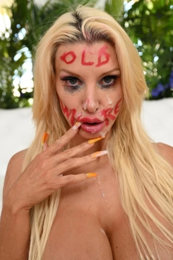 अभिनेता Brittany Andrews