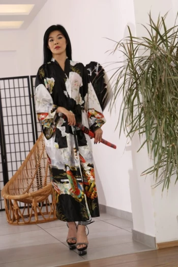 Pornstar Akasha Coliun