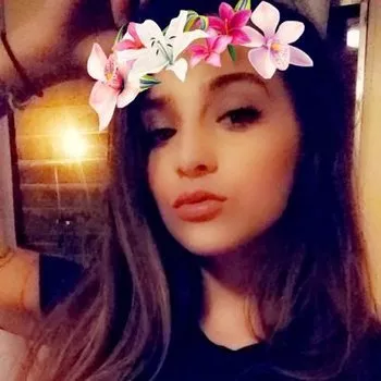 अभिनेता Sofie Reyez